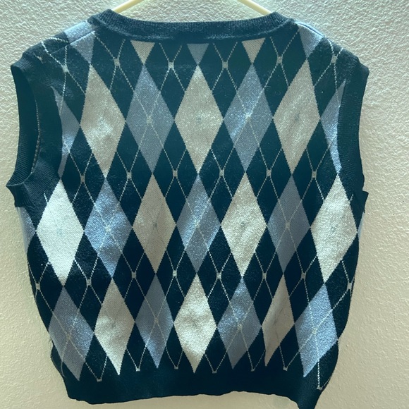 Bee free Cropped Sweater Vest - Picture 3 of 3